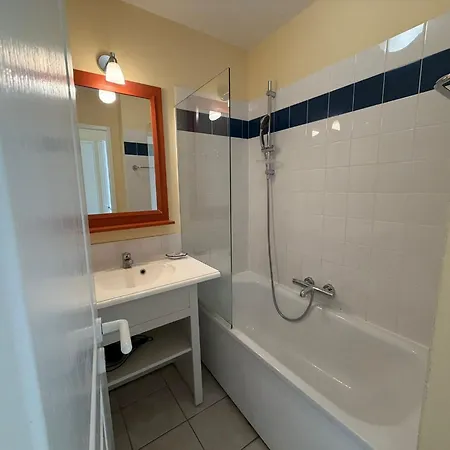 Vue - Piscine Et Calme - 4 Personnes *