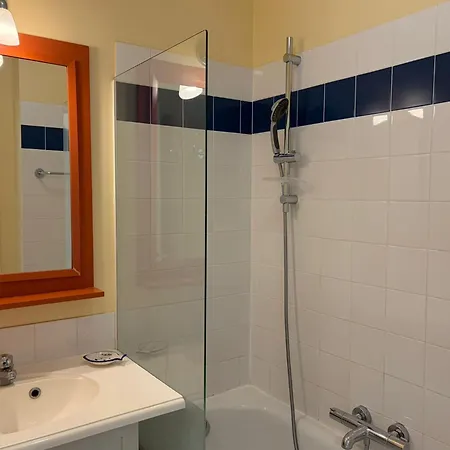 Vue - Piscine Et Calme - 4 Personnes