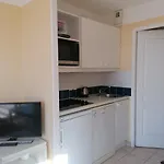 Vue - Piscine Et Calme - 4 Personnes لي سابلِ دولونْ