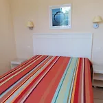 Vue - Piscine Et Calme - 4 Personnes *