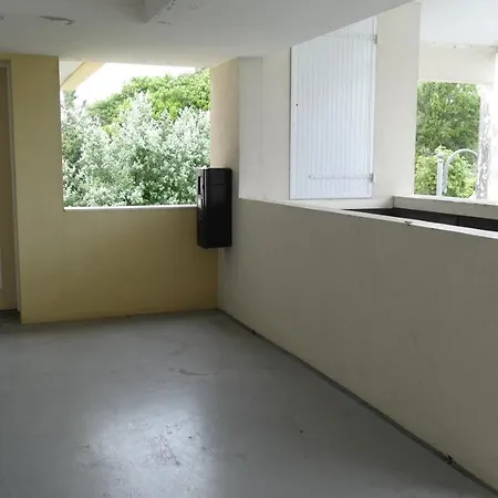 Vue - Piscine Et Calme - 4 Personnes