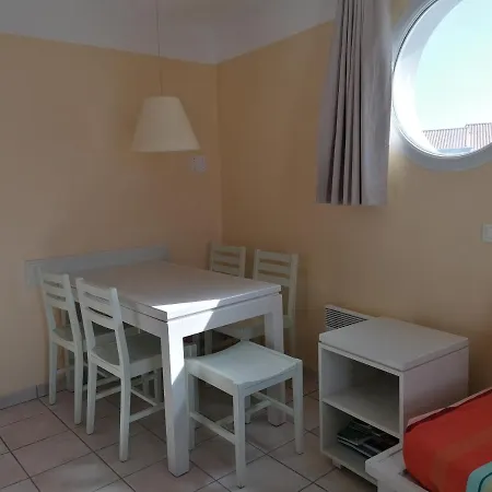 Апартаменты Vue - Piscine Et Calme - 4 Personnes