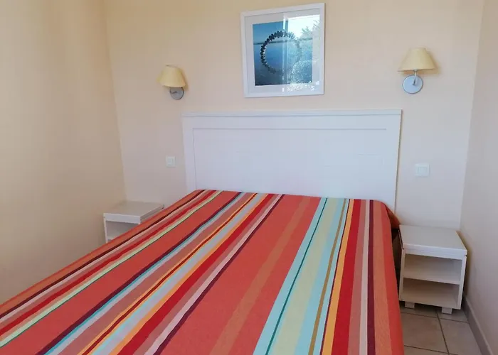 Vue Mer - Piscine Et Calme - 4 Personnes *